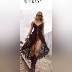 Windsor ,Romance Rules Lace-Up Lace Tunic Top Black